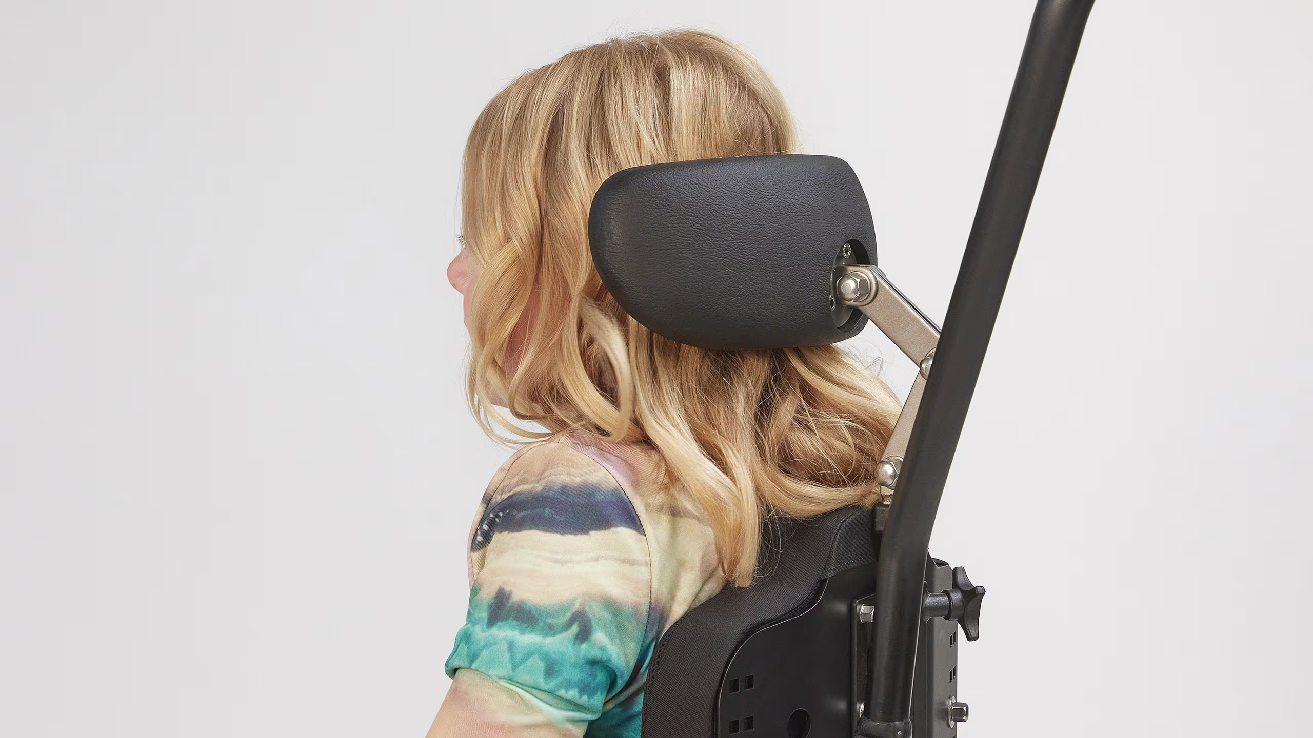 4928955-Kidevo-wheelchairs-adjustable-headsupport-169 (ITA)