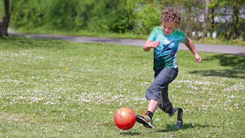 スポーツ義足 子供用 1E93/3S80=1 ランナージュニア/膝継手