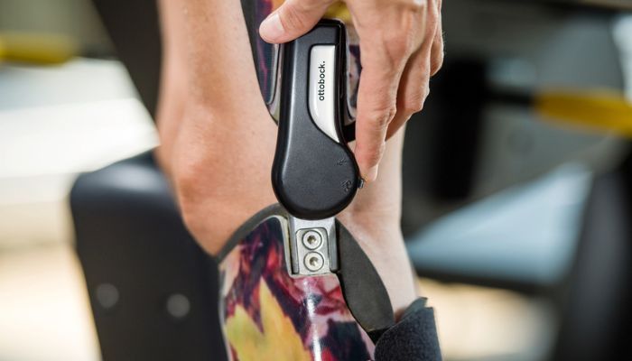 Zbliżenie na przegub ortezy E-Mag Active