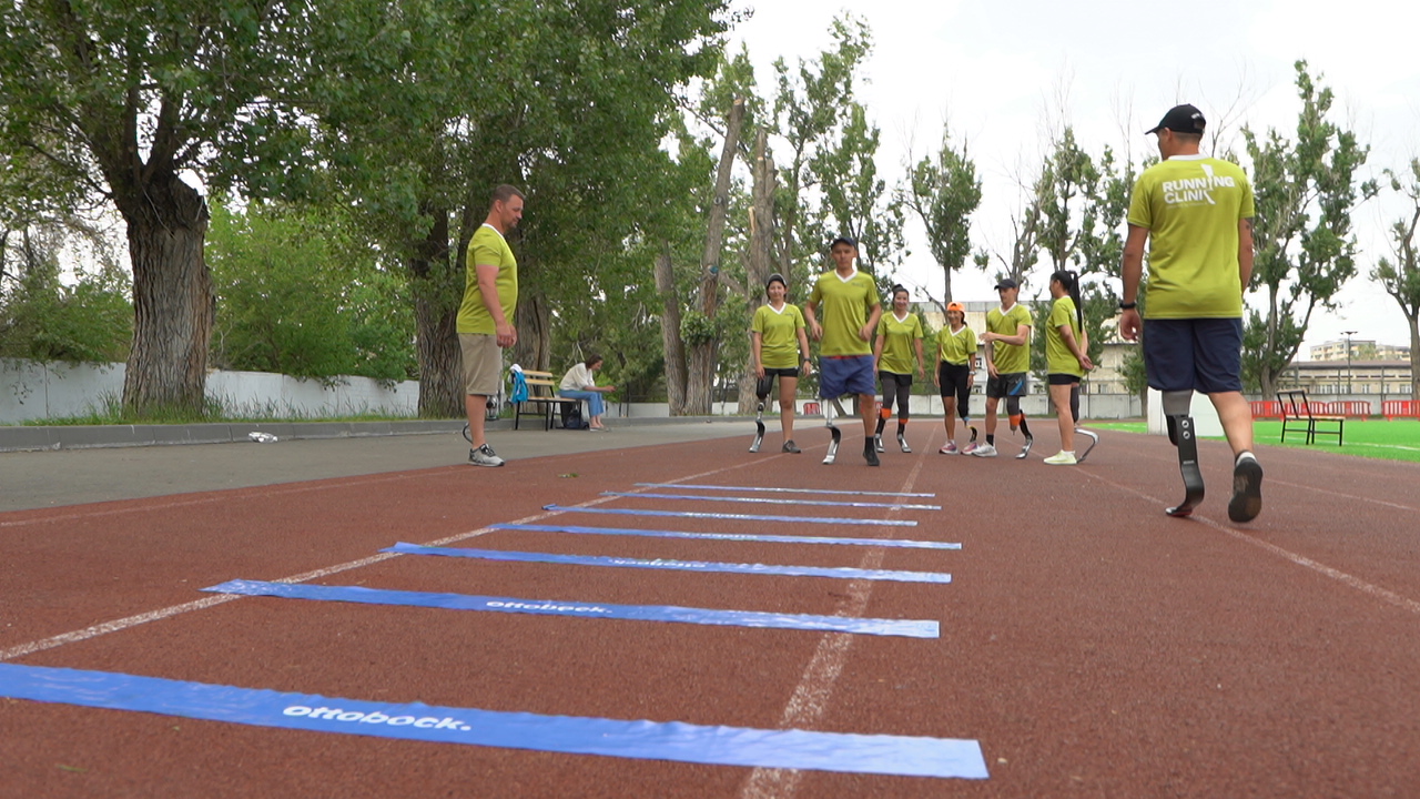 Беговые упражнения в рамках Running clinic в Казахстане