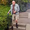 Kenevo user Günter is walking down the stairs in front of his house