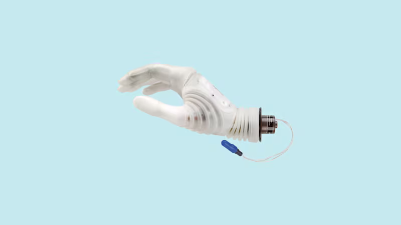 Hier werden die Michelangelo Hand und das Axon Bus Prothesensystemvon Ottobock für einen Armprothesenträger gezeigt.