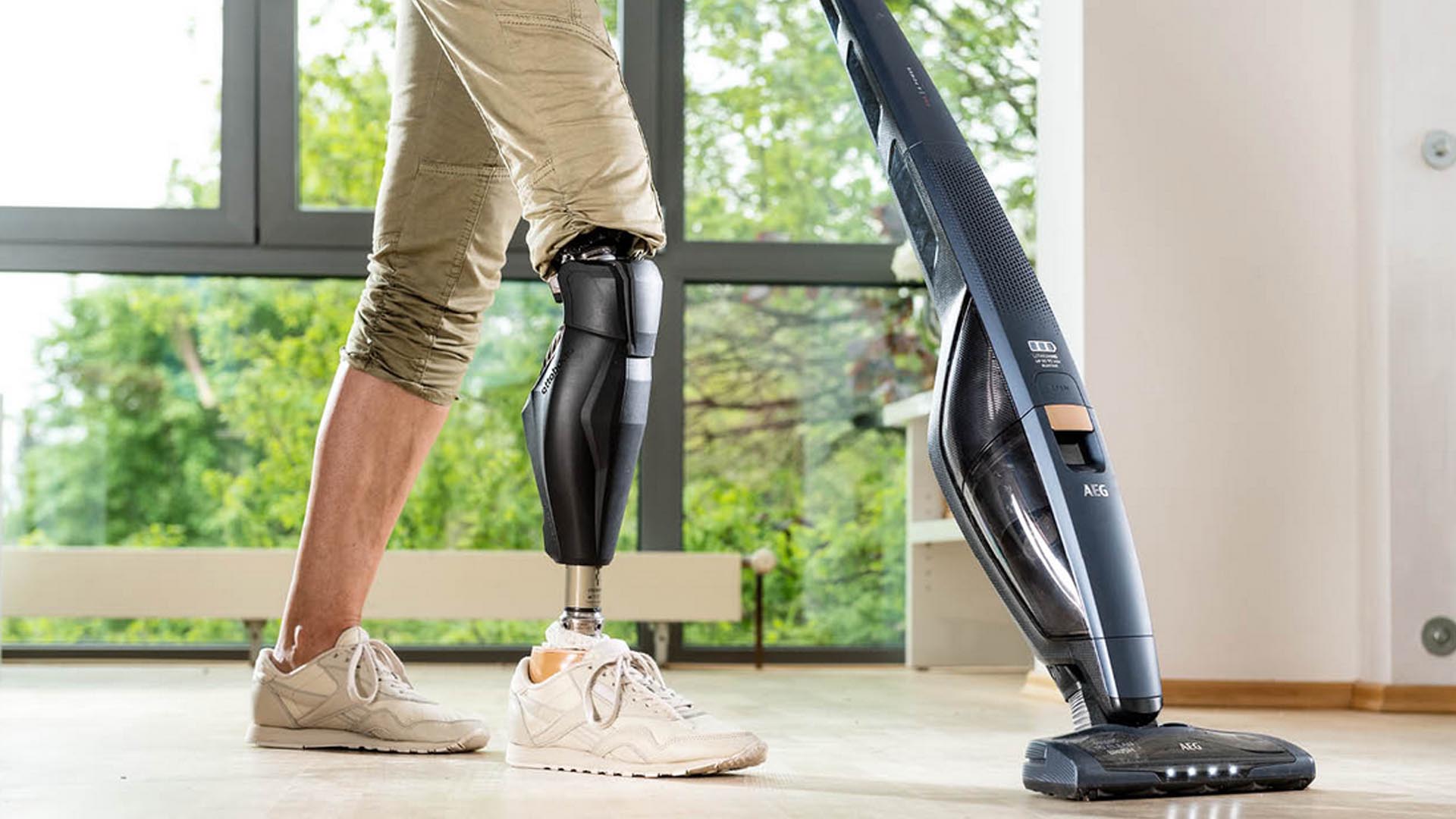 義足コンピューター制御膝継手ジニウムX3 直感ロック 最新 高機能 安定歩行