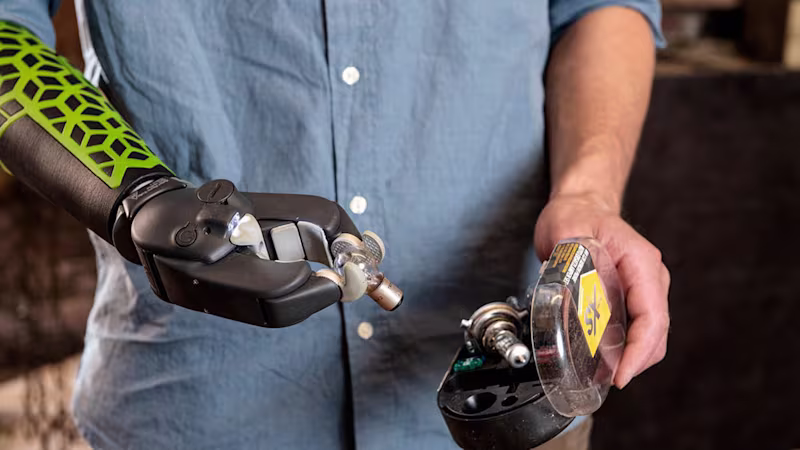 筋電義手 作業用グライファー8E33 把持力 機能と構造 LEDライト