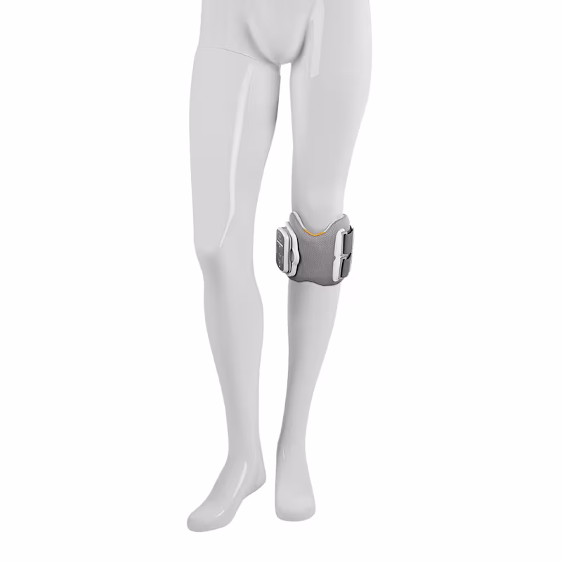 The L300 Go orthosis on the right leg of a decorative mannequin.