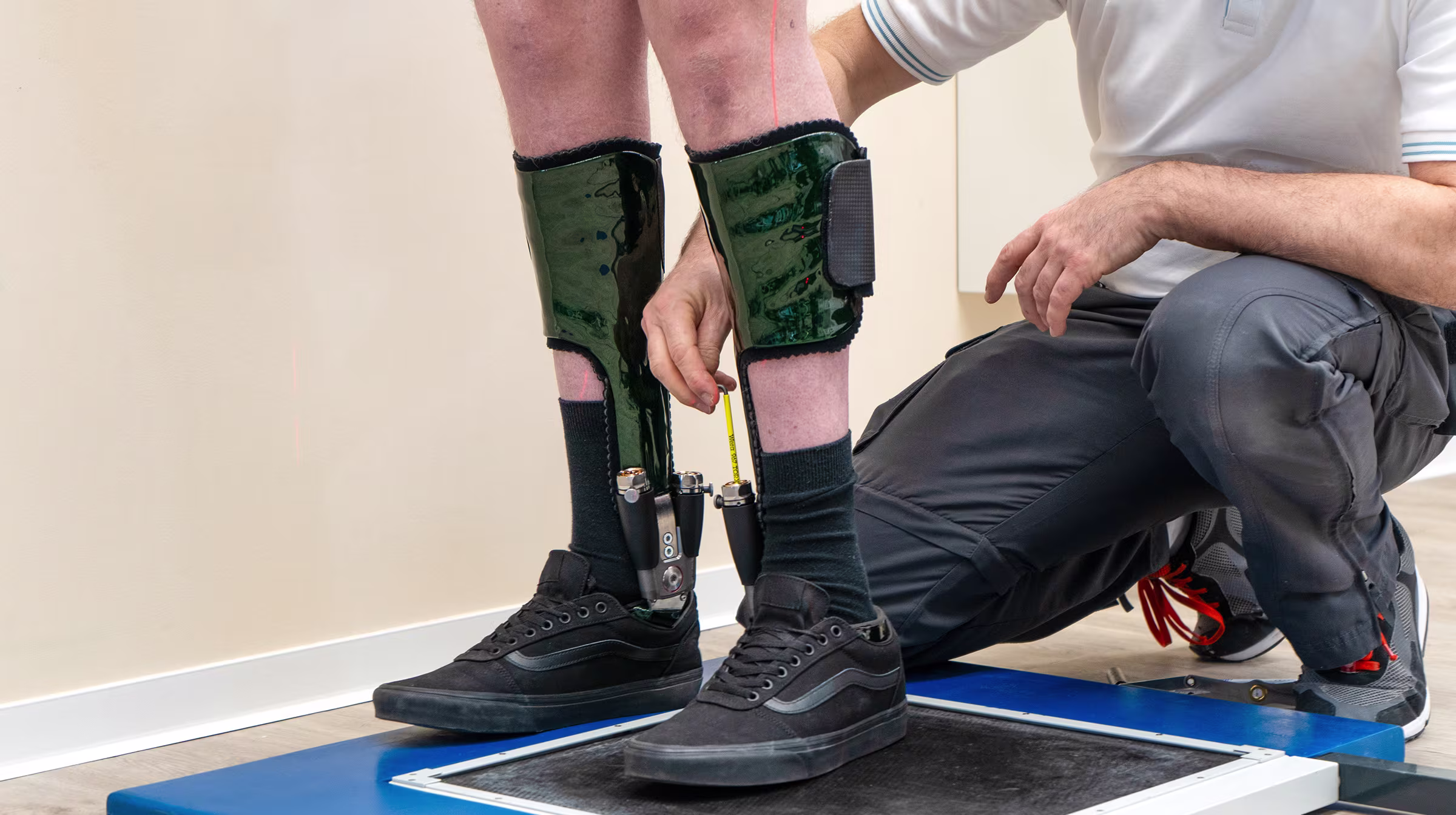 Nove-kolenni-a-hlezenní-klouby-Nexgear-Family-2400x1344