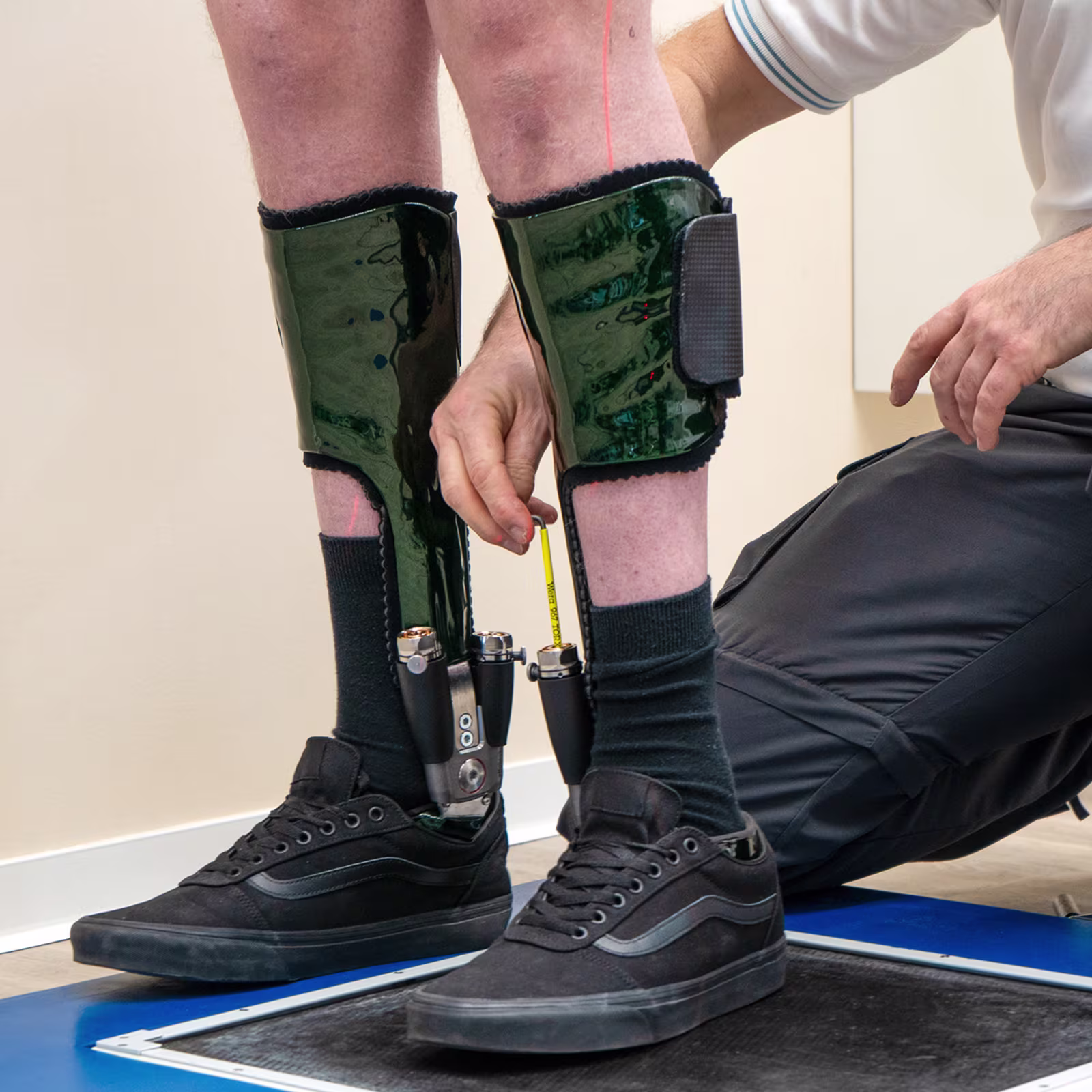 Nove-kolenni-a-hlezenní-klouby-Nexgear-Family-2400x1344