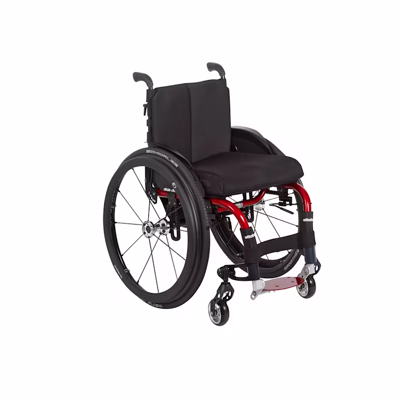 Modell Ventus Aktivrollstuhl von Ottobock auf weißen Hintergrund.