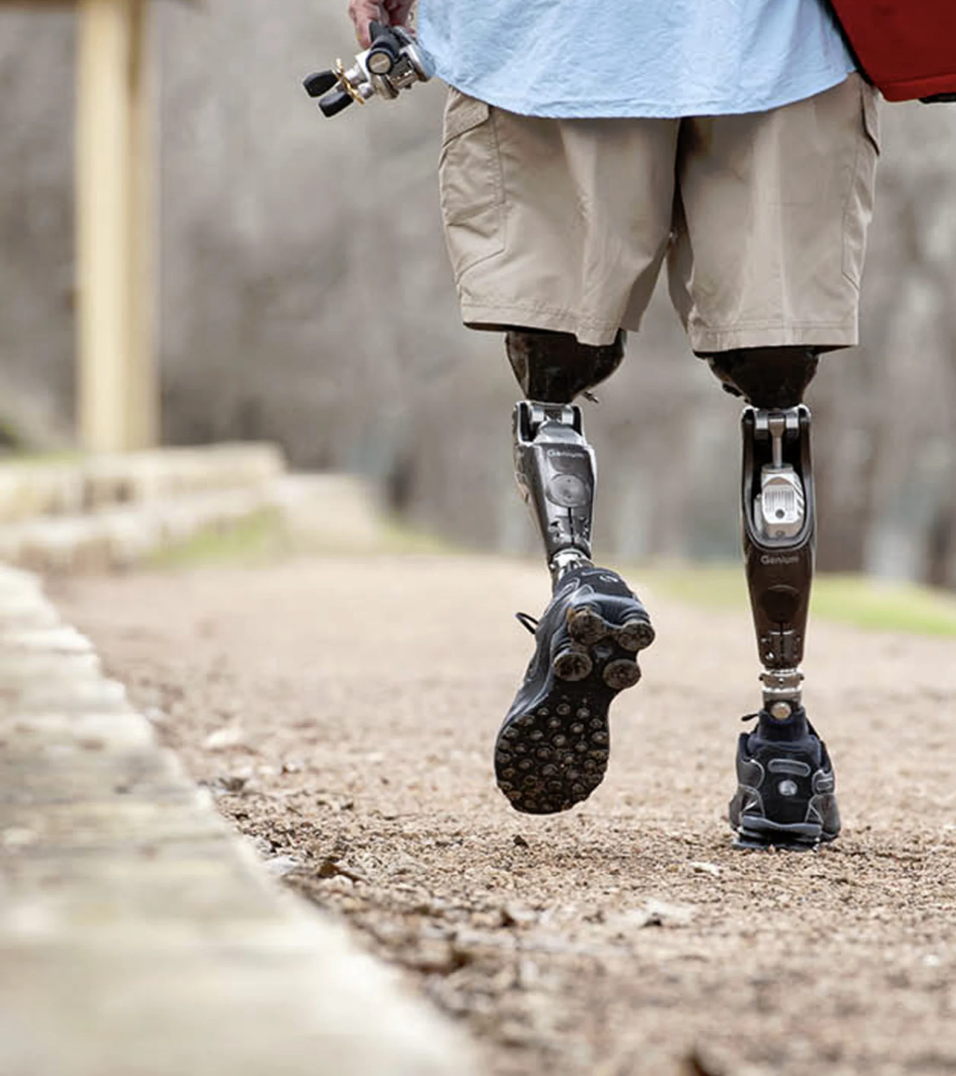 義足コンピューター制御膝継手Geniumジニウム 両側大腿 安定歩行 高機能 最新
