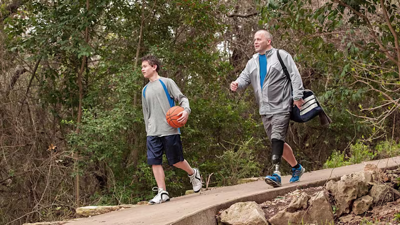 義足コンピューター制御足部 Meridiumメリディウム 安定歩行 坂道歩行 底背屈