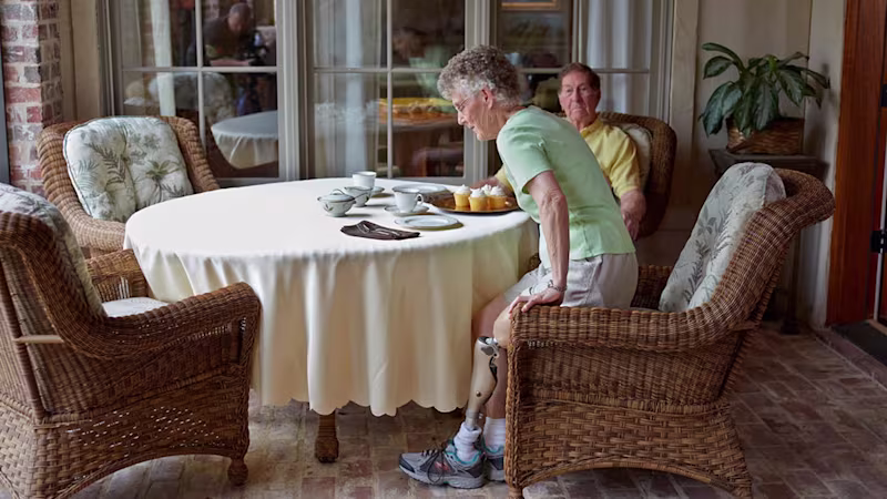 義足コンピューター制御膝継手Kenevoケネボ 座位アシスト