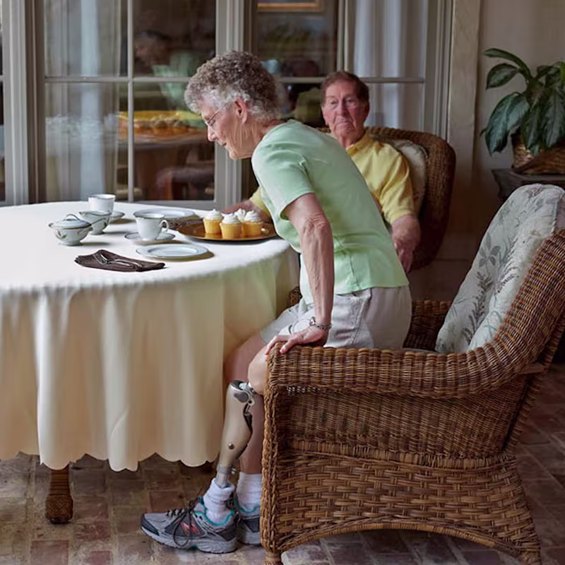 義足コンピューター制御膝継手Kenevoケネボ 座位アシスト