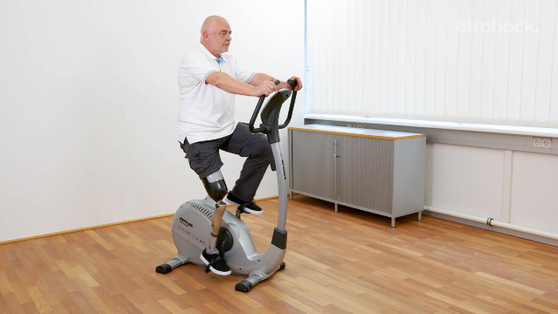 義足コンピューター制御膝継手Kenevoケネボ-動画ergometer_JA-JP