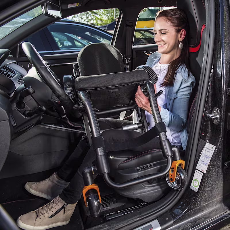 Sandra in car with Zenit R Carbon
