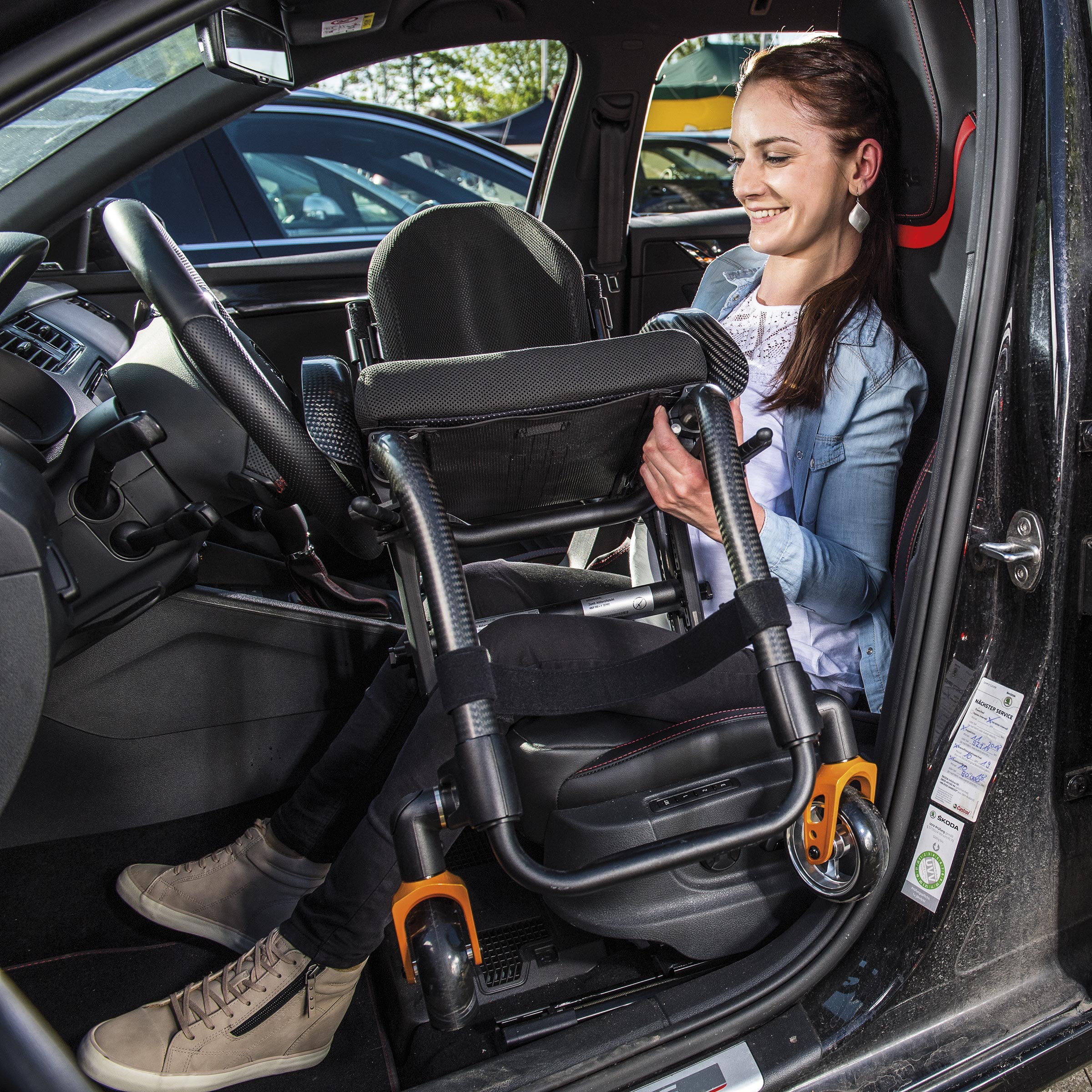 Sandra in car with Zenit R Carbon