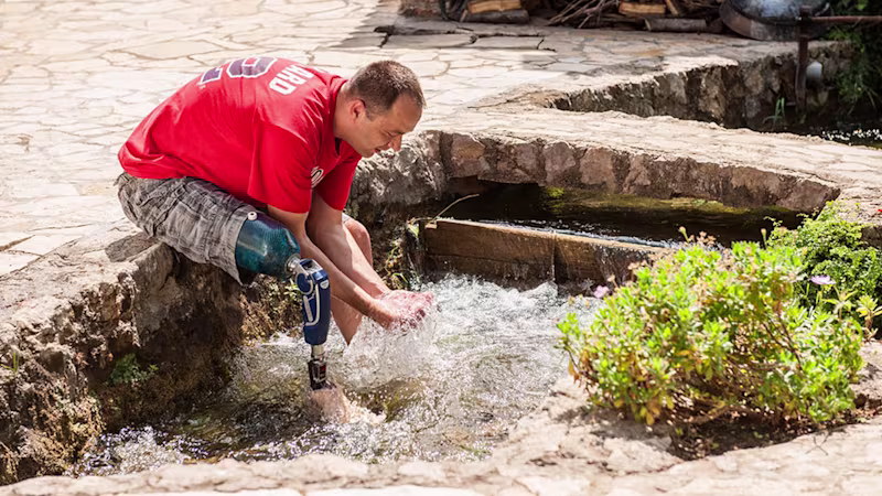 義足3R80ロータリー油圧膝継手 防水