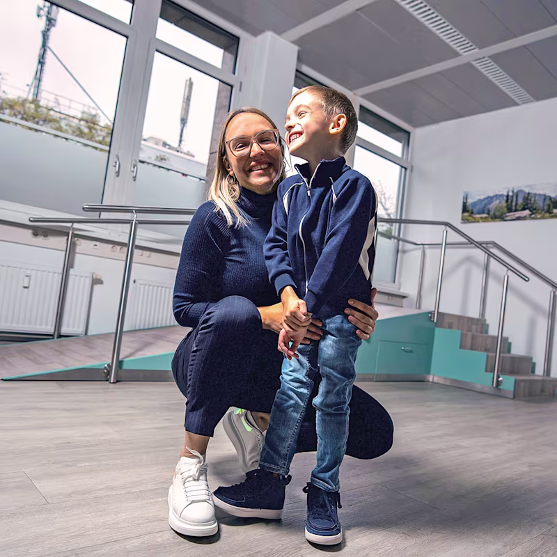 Pacient s detskou mozgovou obrnou so svojou matkou