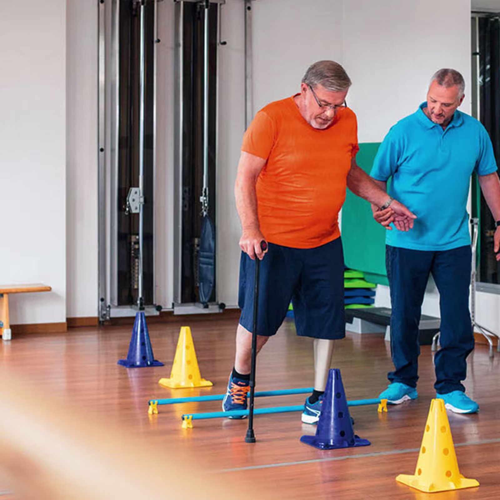 義足コンピューター制御膝継手Kenevoケネボ リハビリテーション