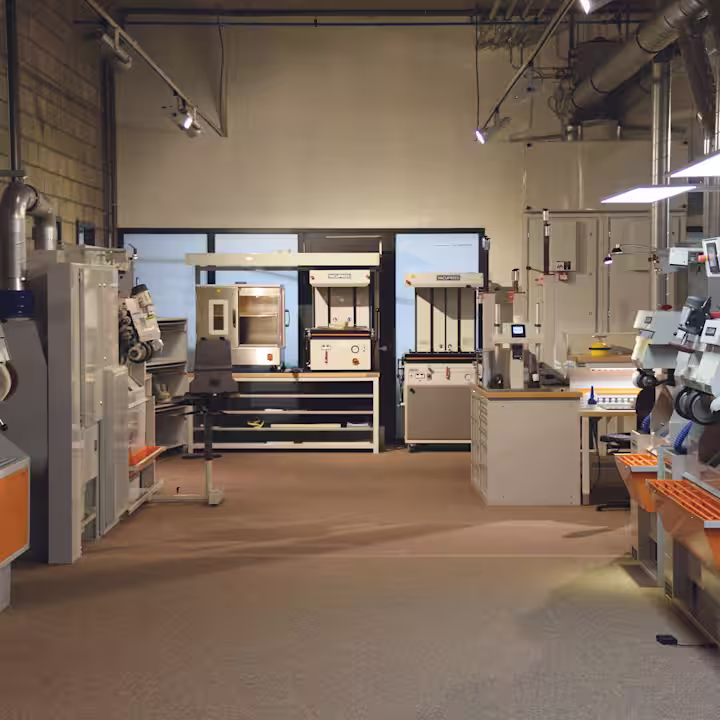 showrooms-orthopaedic-footwear-03-1