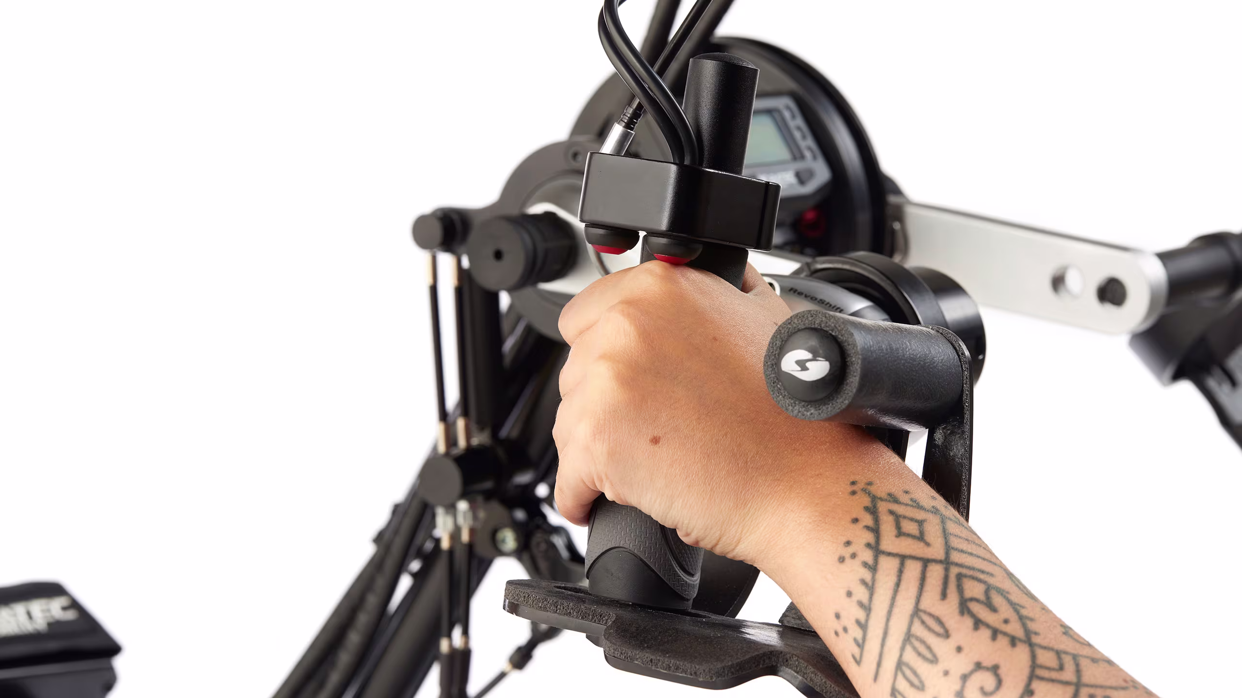 Dettaglio dei comandi speciali per tetraplegici per Batec Hibrid 2