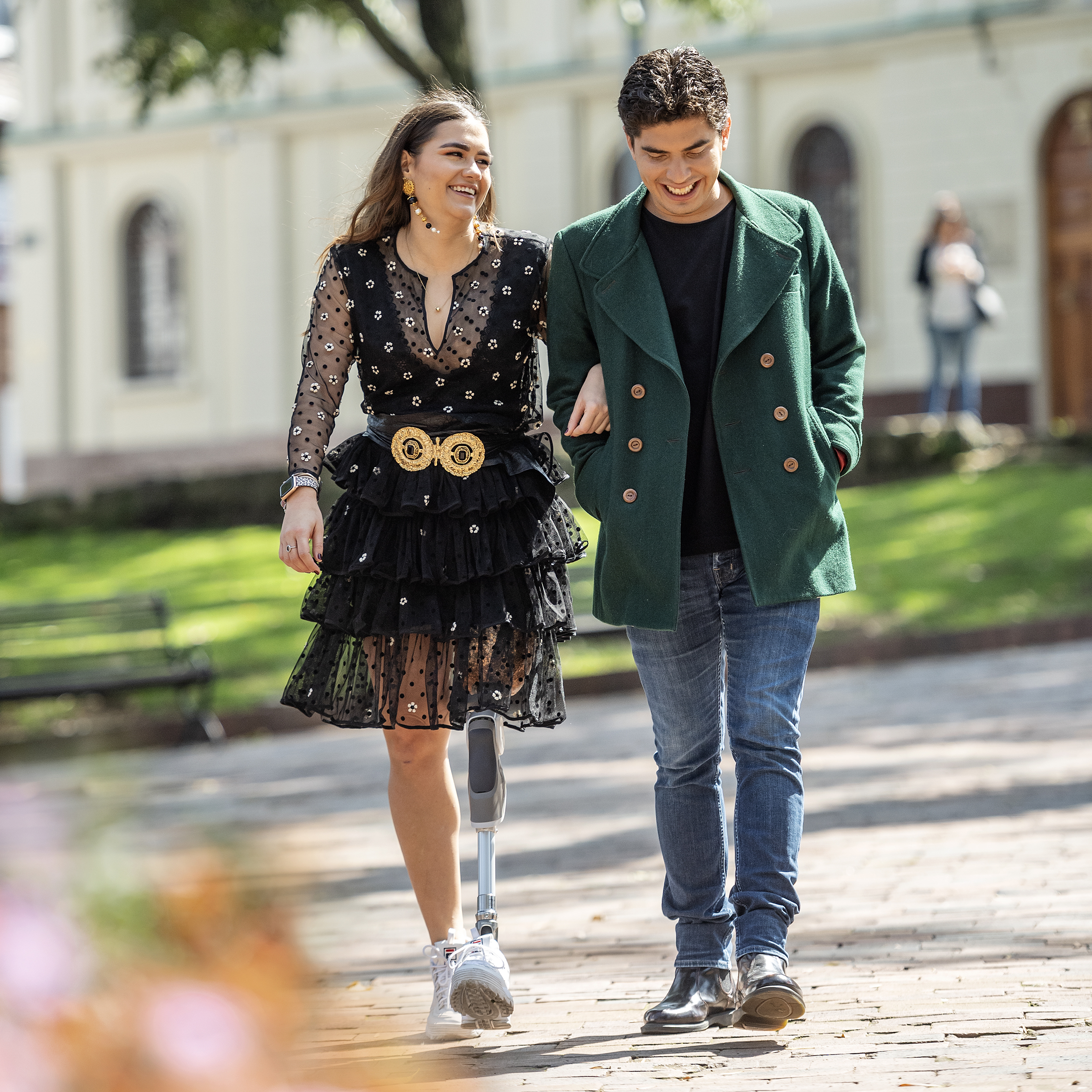 Johana e suo padre fanno una passeggiata