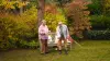 Kenevo gebruikter Robert en zijn vrouw spelen boccia in hun tuin.