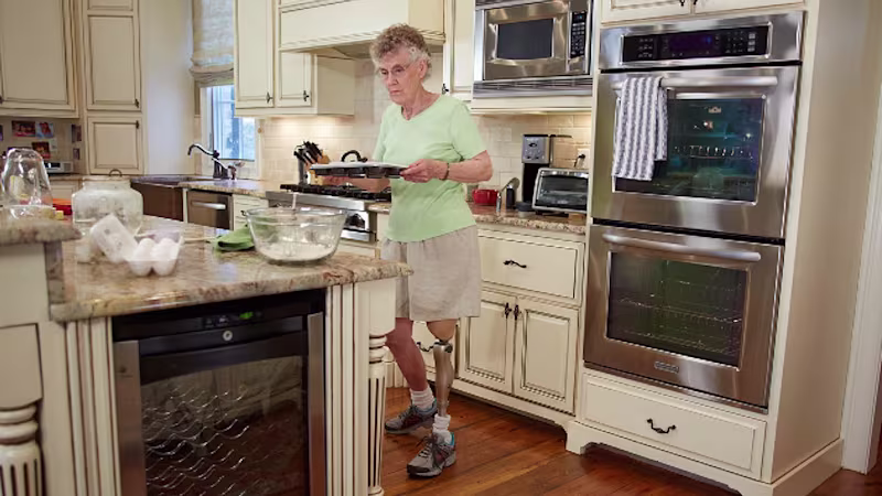 義足コンピューター制御膝継手Kenevoケネボ 安定立位