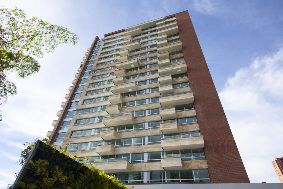 Exterior Fachada La Torre Suites