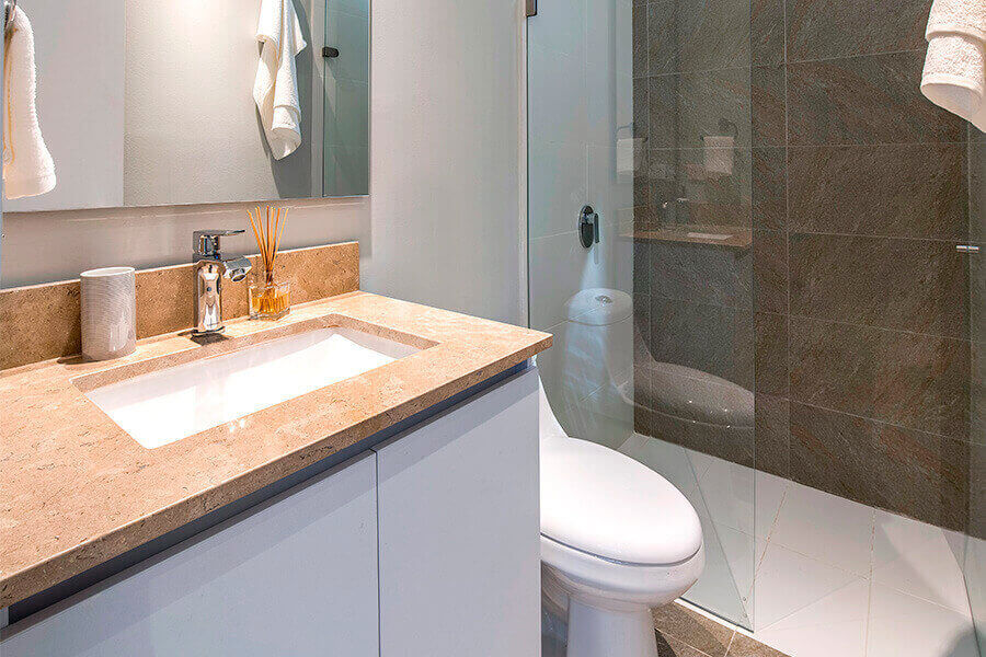 urban apartaestudios bogotá baño