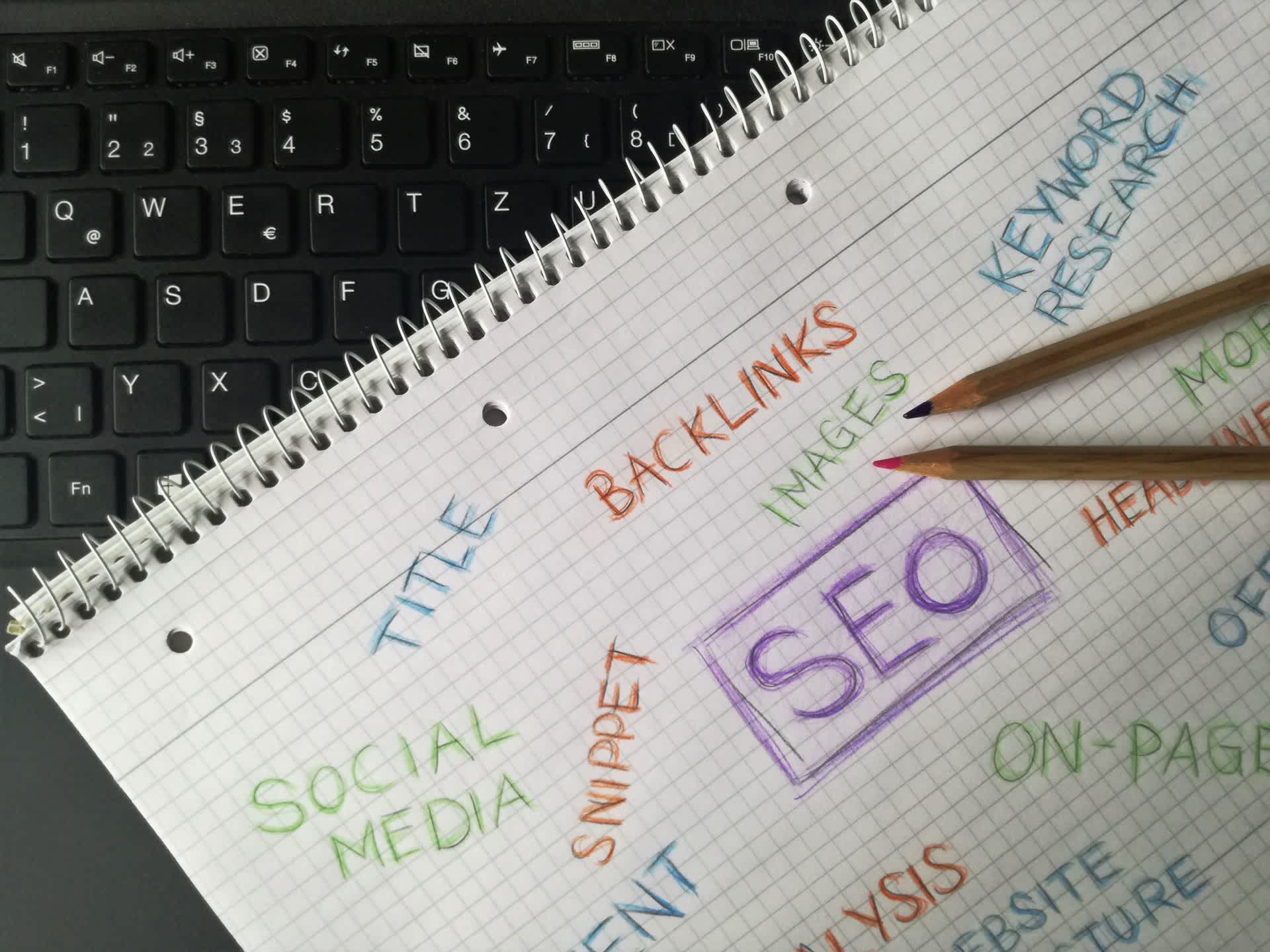 Search engine keywords on a note