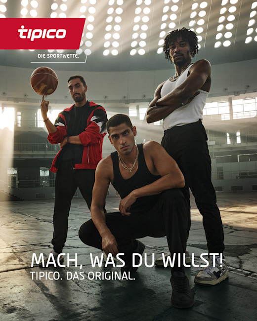 Case | Tipicio 2024 | Gallery 4 Drei Männer ein Basketball eine Arena Tipico: "MACH, WAS DU WILLST!"