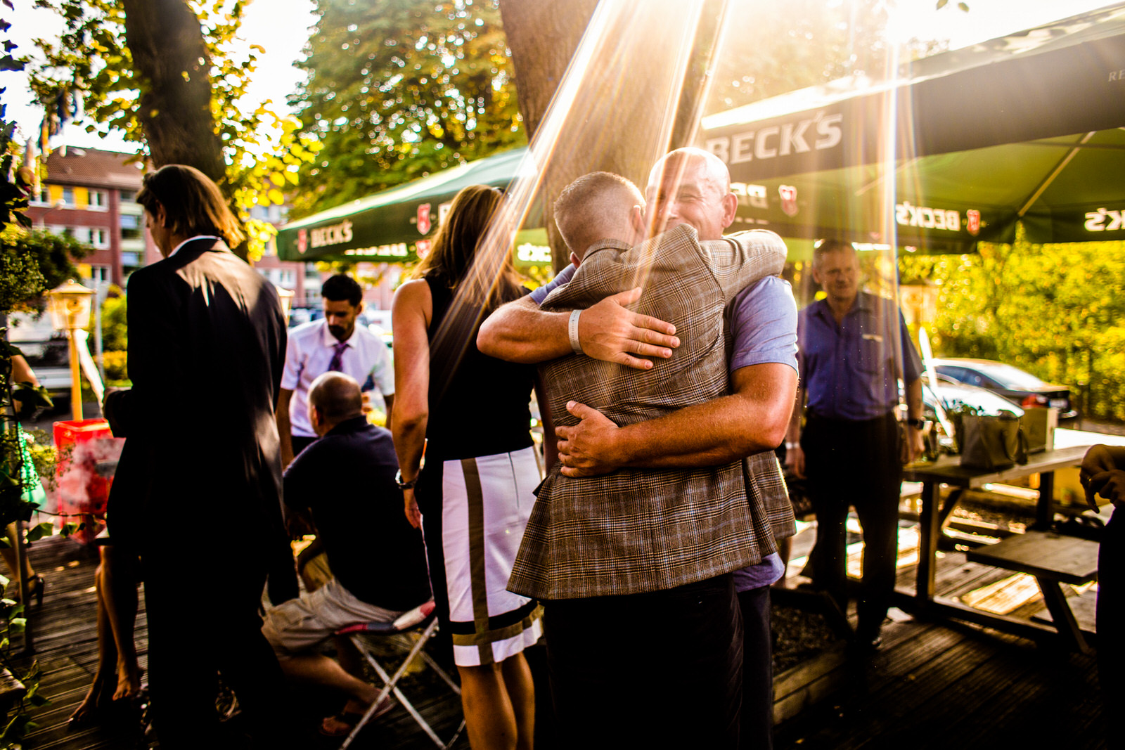 wedding-Hochzeitsfotograf-Frankfurt-hochzeit-haus-im-grünen-urban-freie-trauung-crazy-little-wedding-eva-hildenbeutel-12