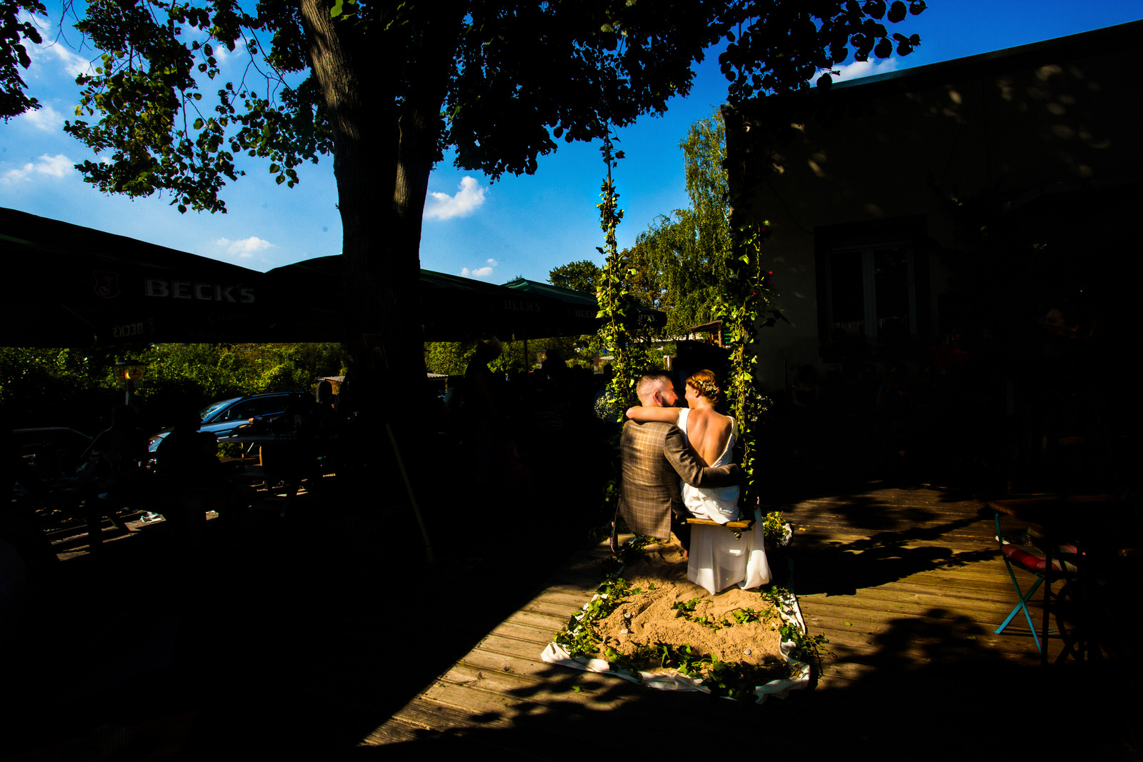 wedding-Hochzeitsfotograf-Frankfurt-hochzeit-haus-im-grünen-urban-freie-trauung-crazy-little-wedding-eva-hildenbeutel-7