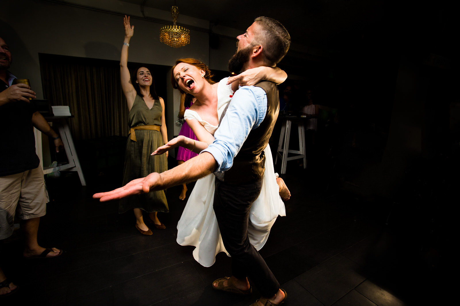 Hochzeitsfotograf-Frankfurt-hochzeit-haus-im-grünen-urban-freie-trauung-crazy-little-wedding-eva-hildenbeutel-22