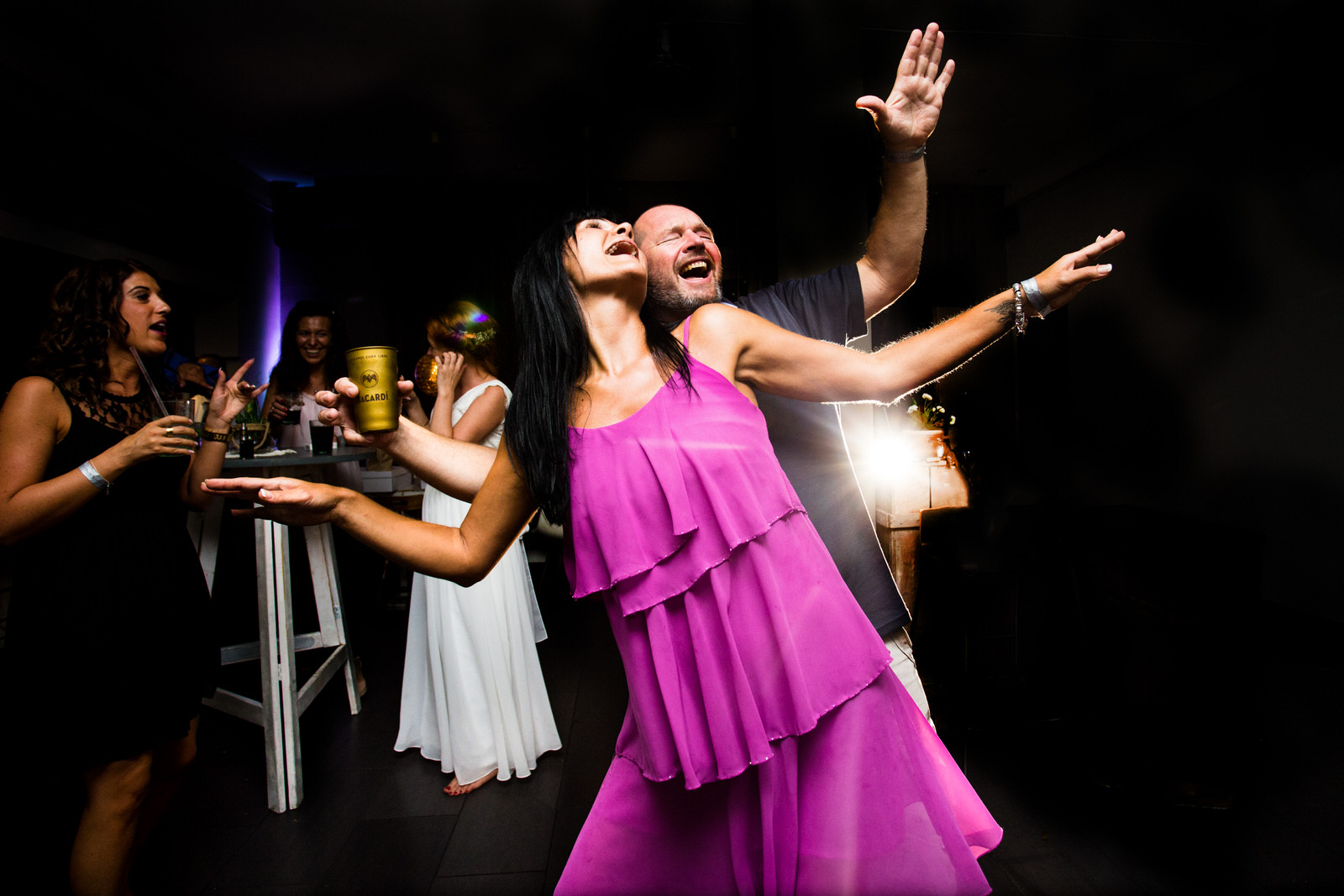 Hochzeitsfotograf-Frankfurt-hochzeit-haus-im-grünen-urban-freie-trauung-crazy-little-wedding-eva-hildenbeutel-21