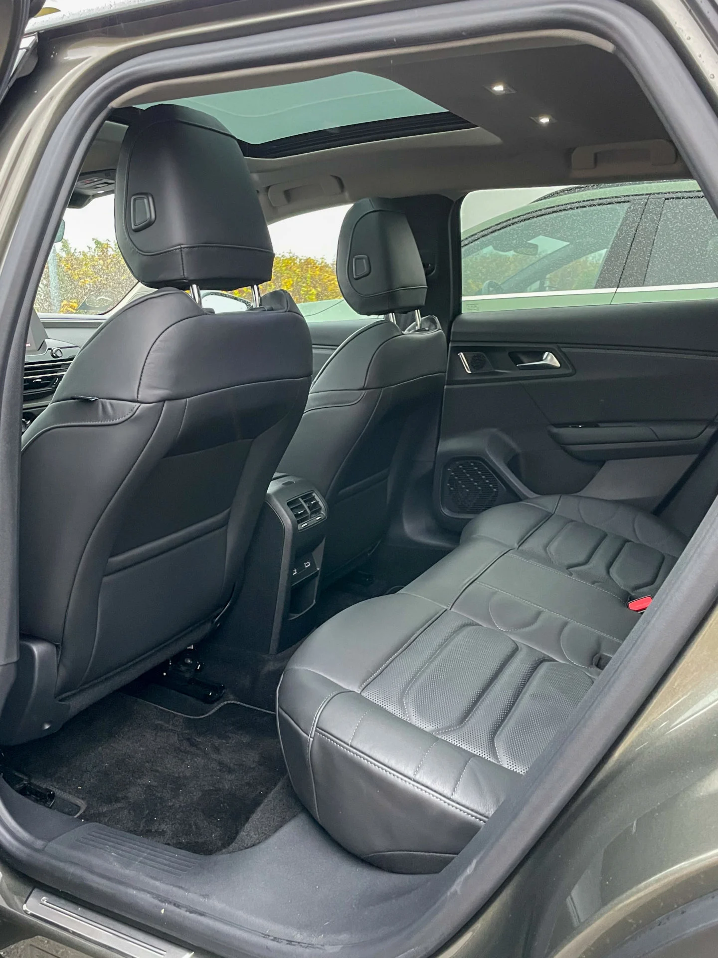Kia Sportage vs. Citroen C5 X-36
