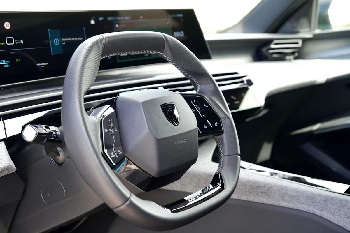 Duel: Har Peugeot E-3008 en chance mod VW ID.4? - Bilbasen Blog