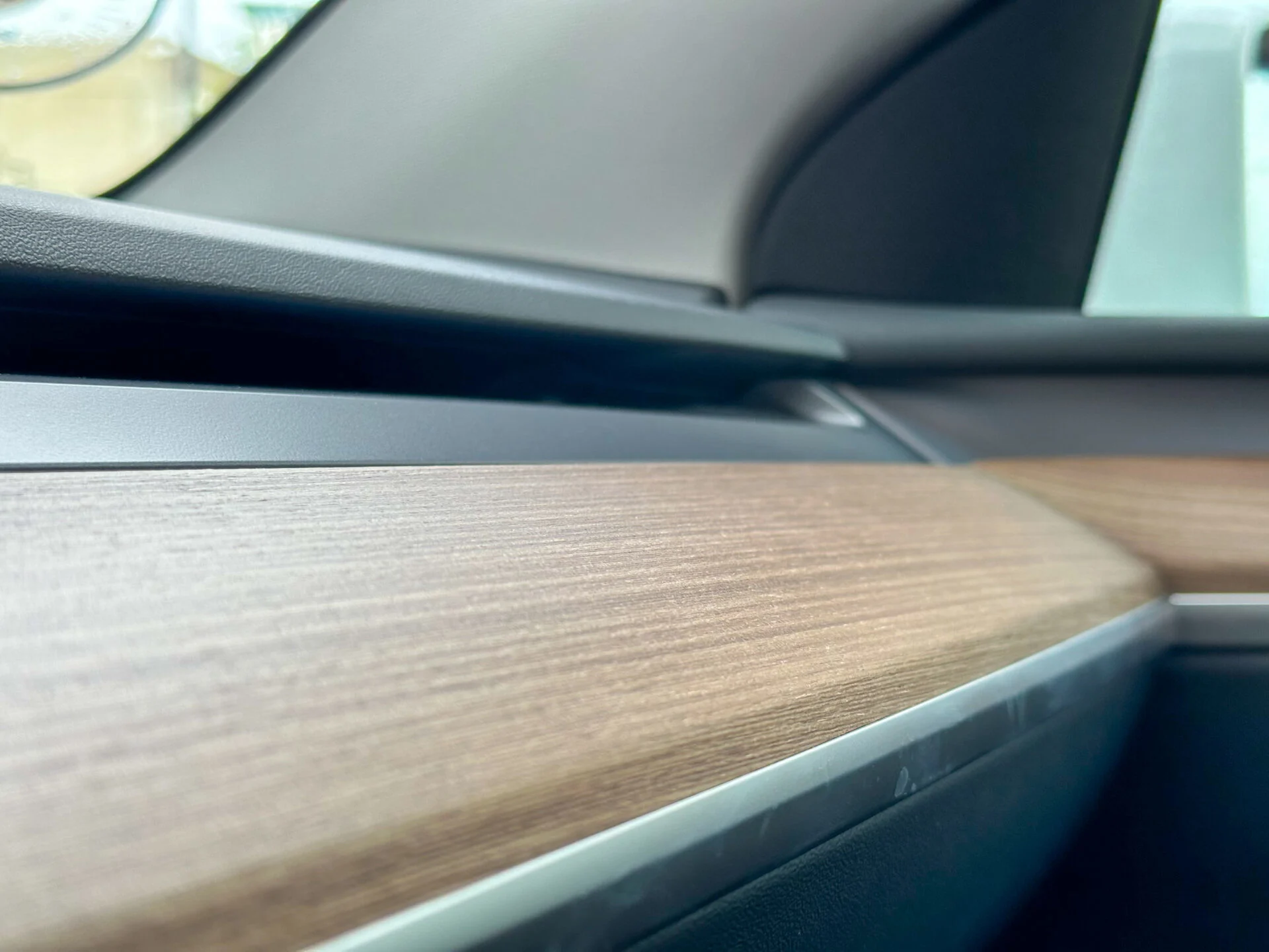 Tesla Model Y LR RWD-11