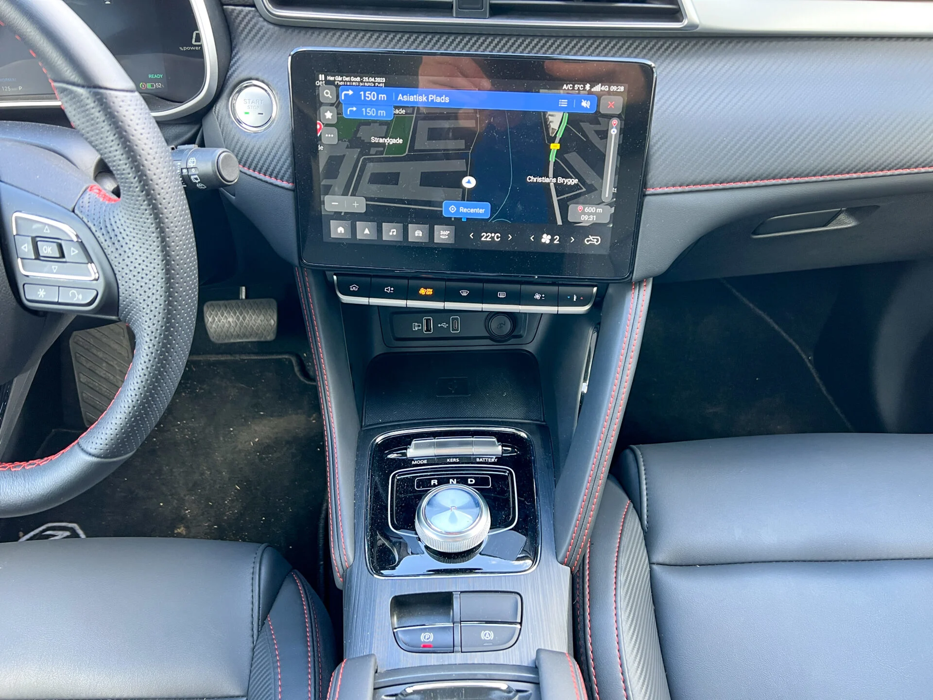 MG ZS EV vs MG4_Interior-06