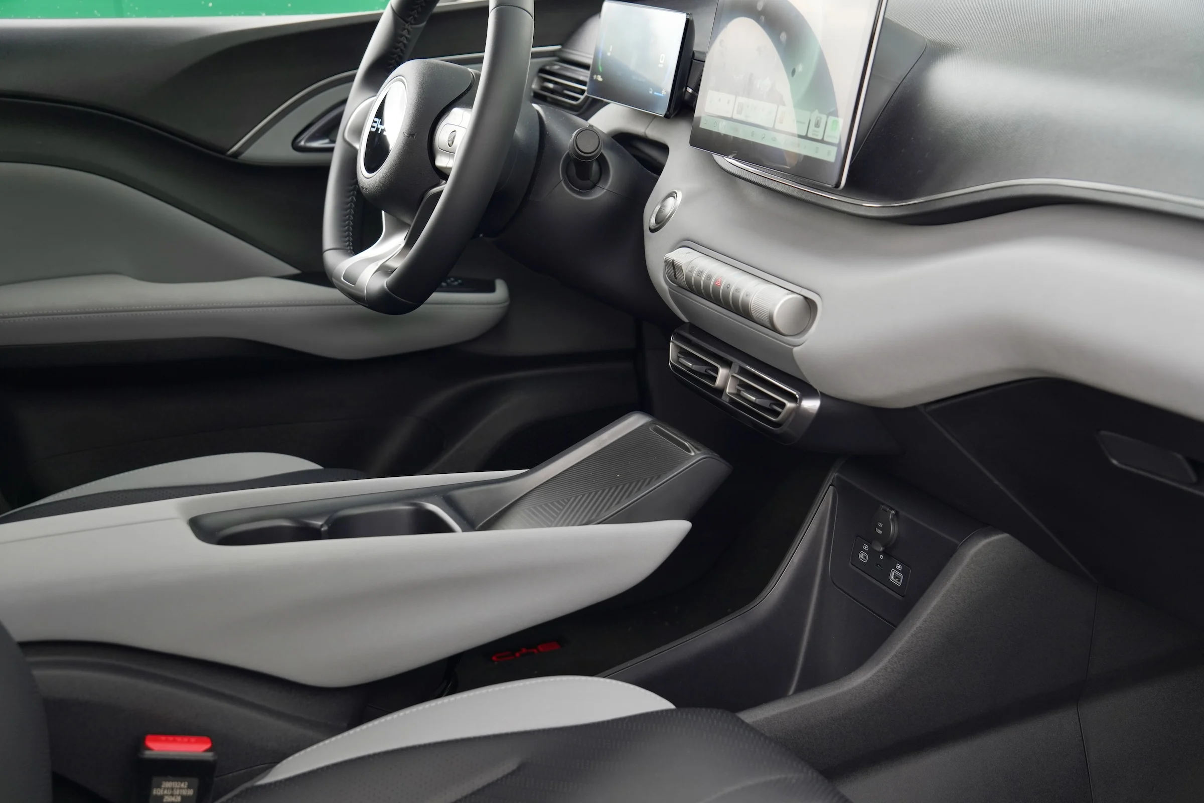 DUEL BYD Dolphin Surf vs Renault Twingo E-Tech MBB 0561