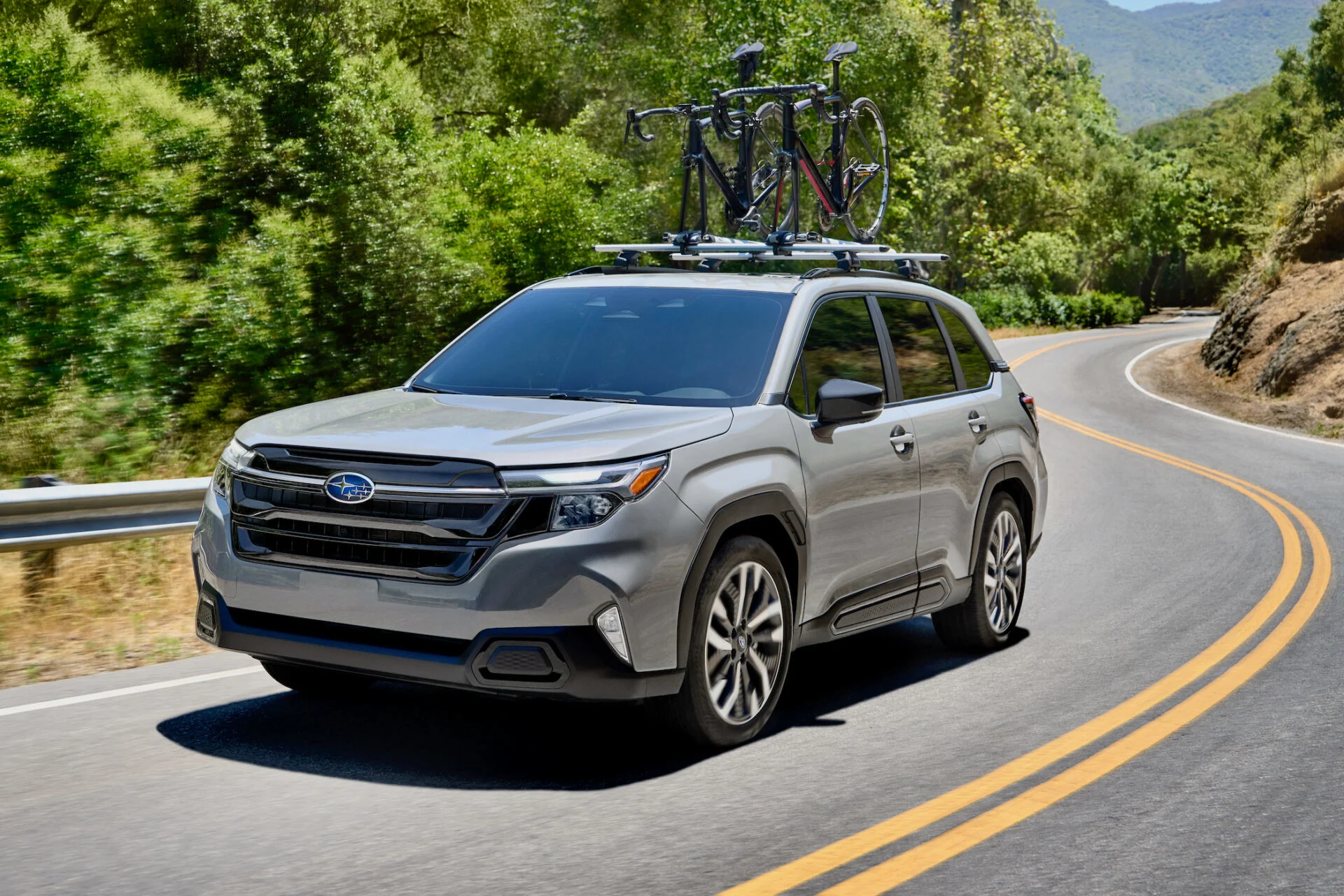 25MY_Forester_Touring_-_in_motion_2