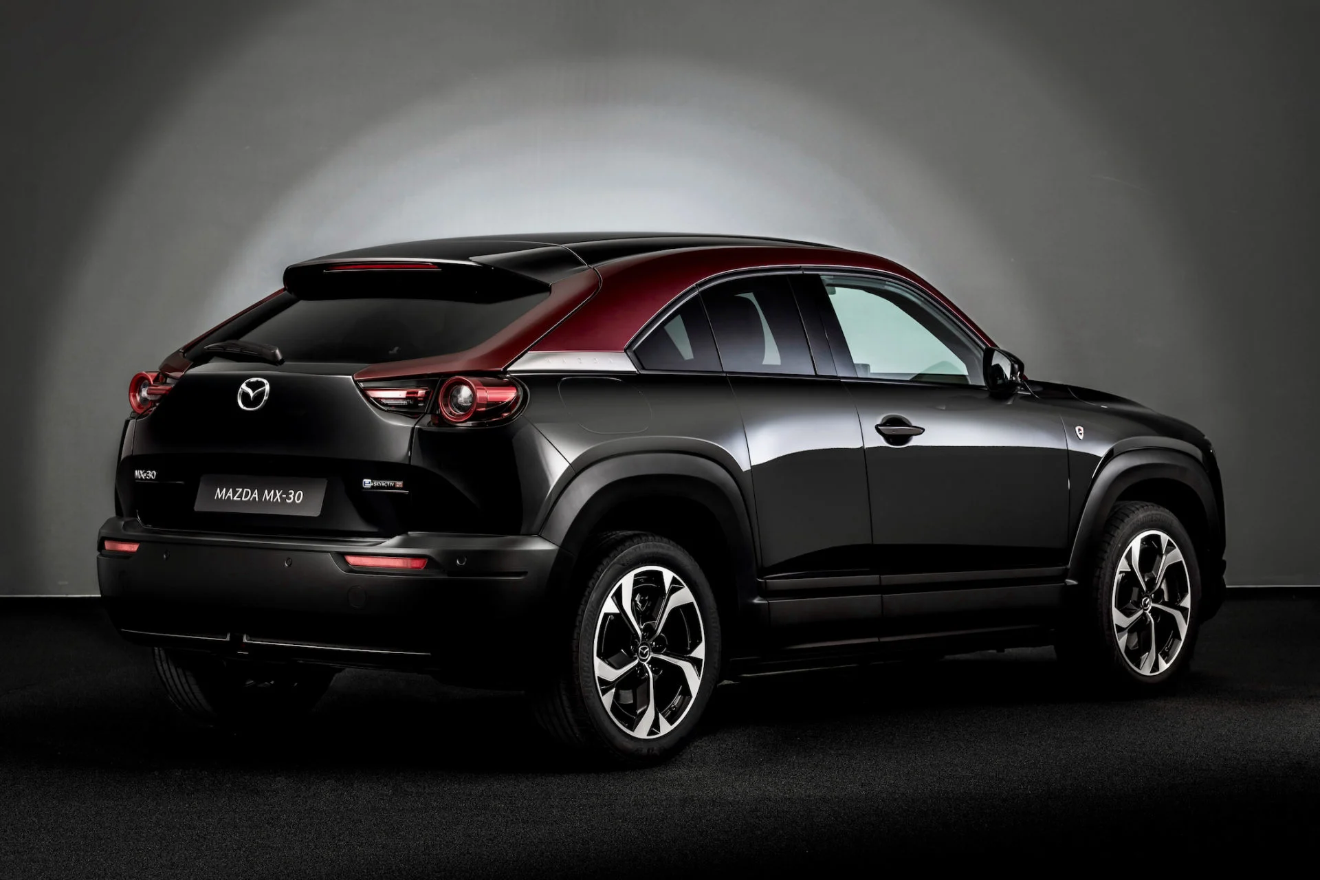 Rear3 quarter300