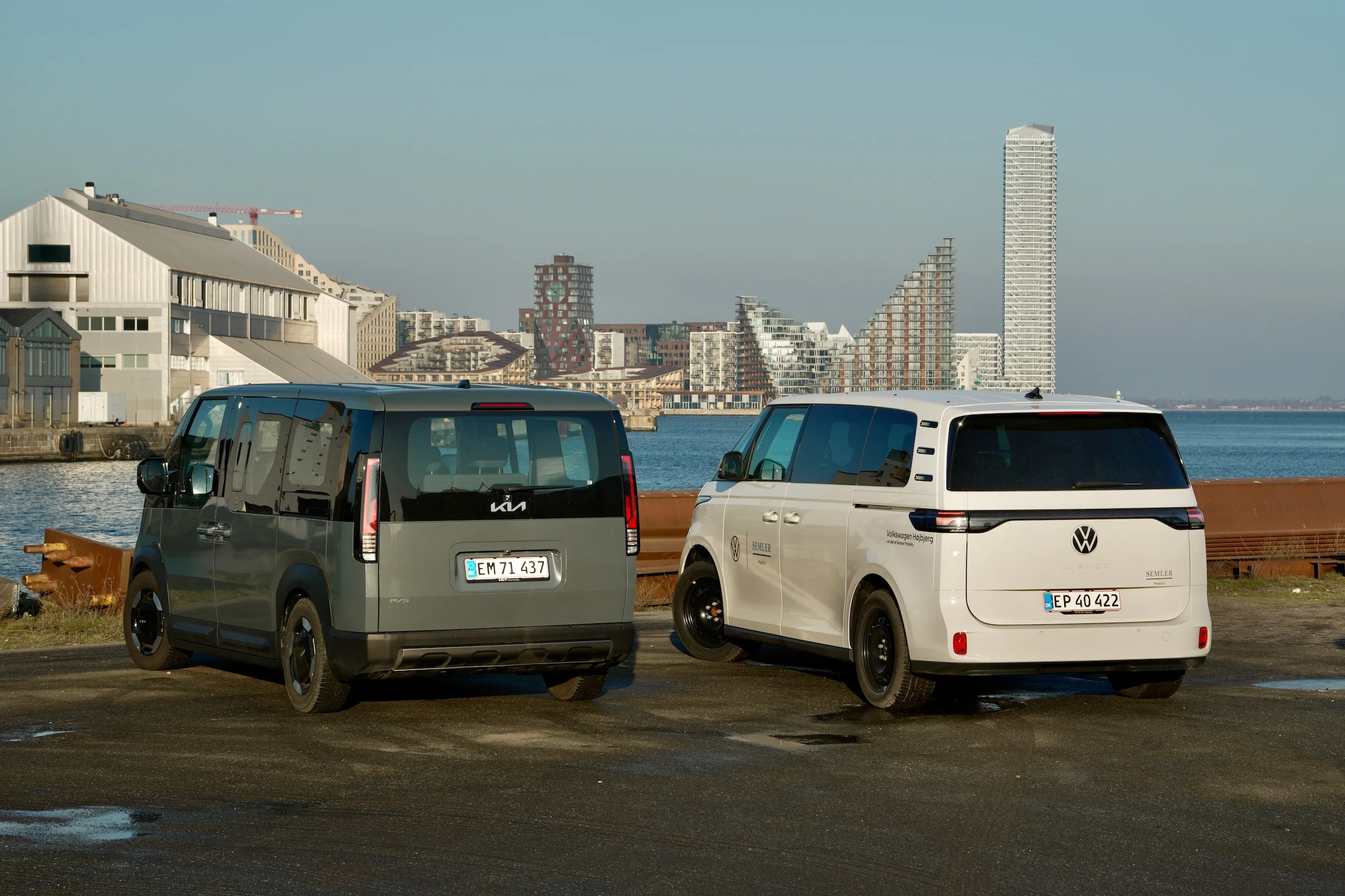 DUEL Kia PV5 Pass vs VW ID. Buzz 694