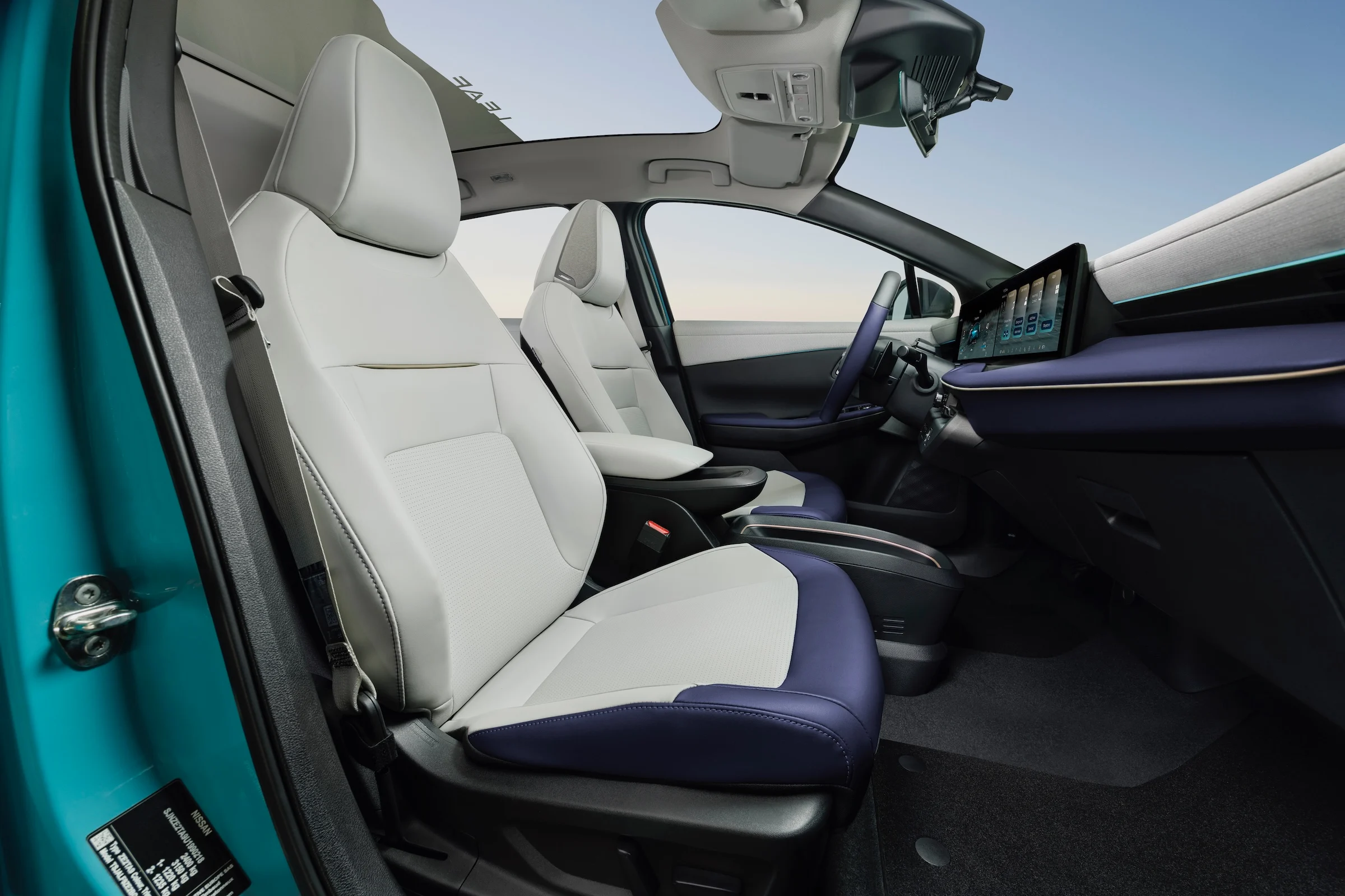 Nissan LEAF044