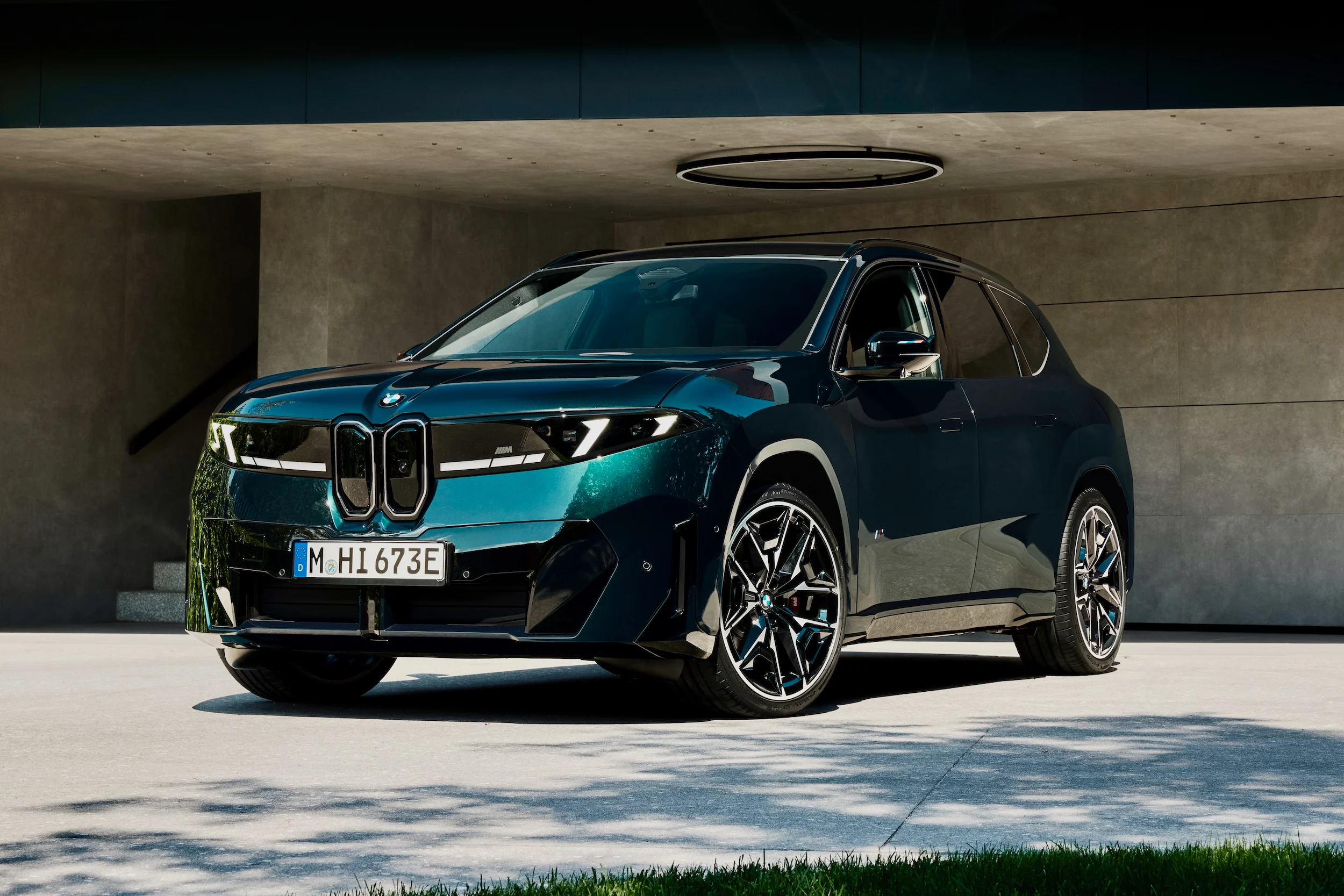P90659814 highRes the-new-bmw-ix3-m60-