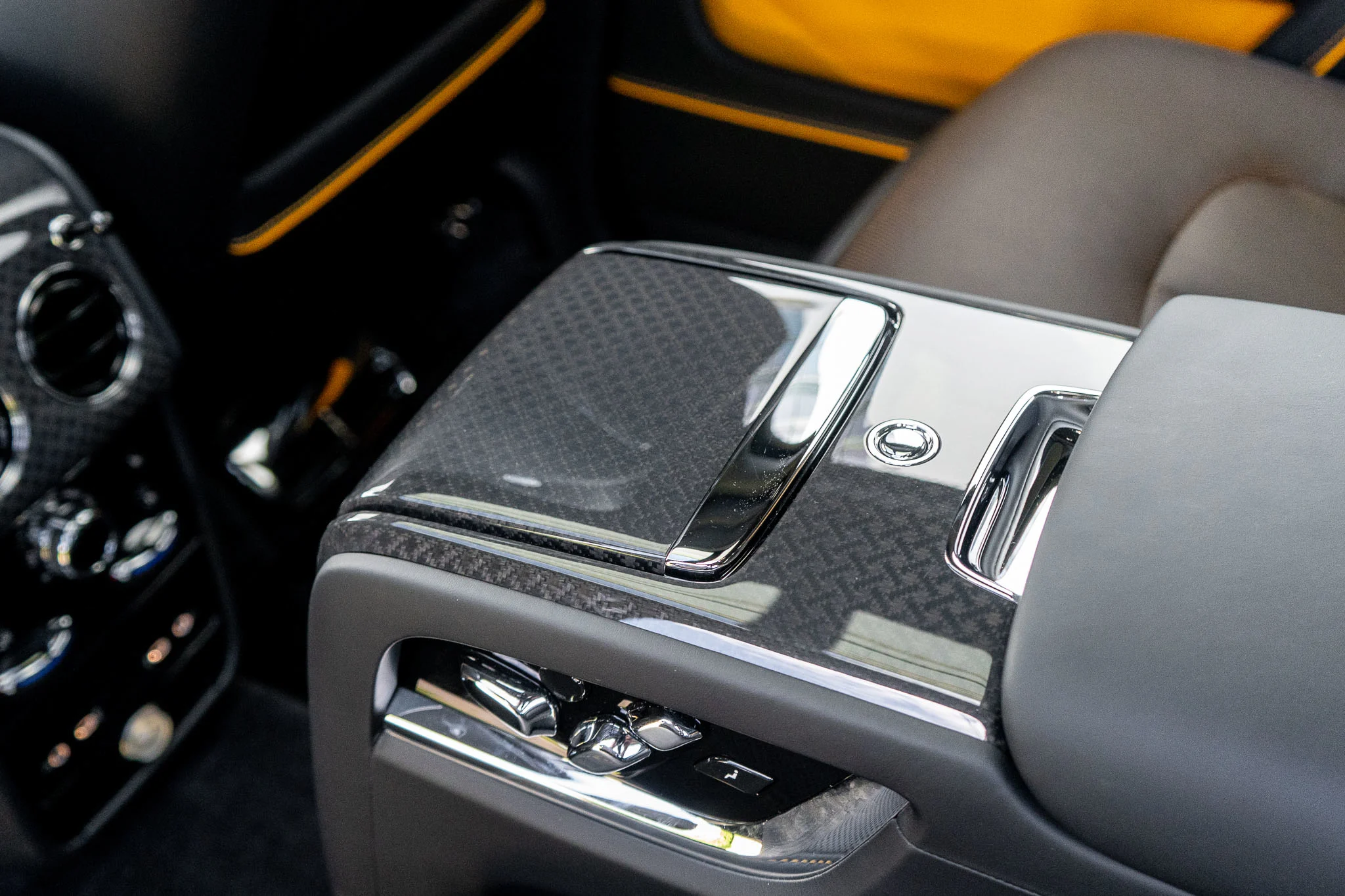 Rolls Royce Cullinan-13