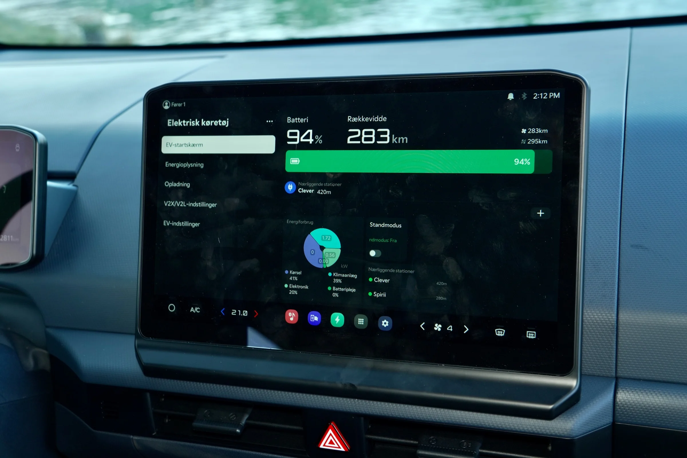 DUEL Kia PV5 Pass vs VW ID. Buzz 803