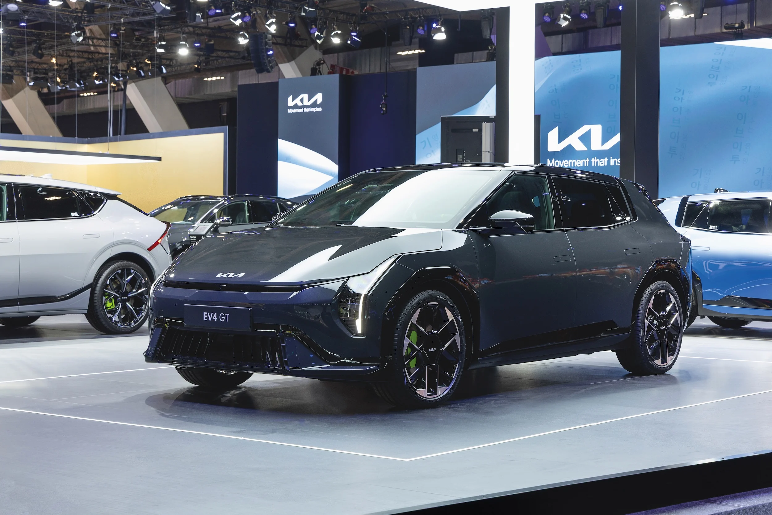 kia-ev4-gt-penta-metal-motorshow-static-print-3600x2400-02