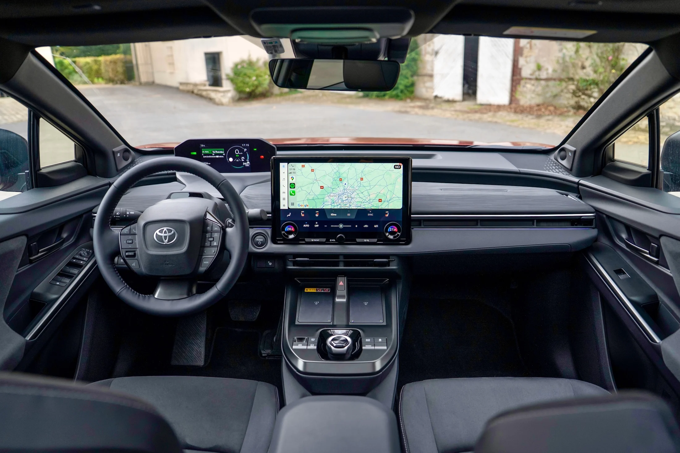 Toyota C-HR+ 352