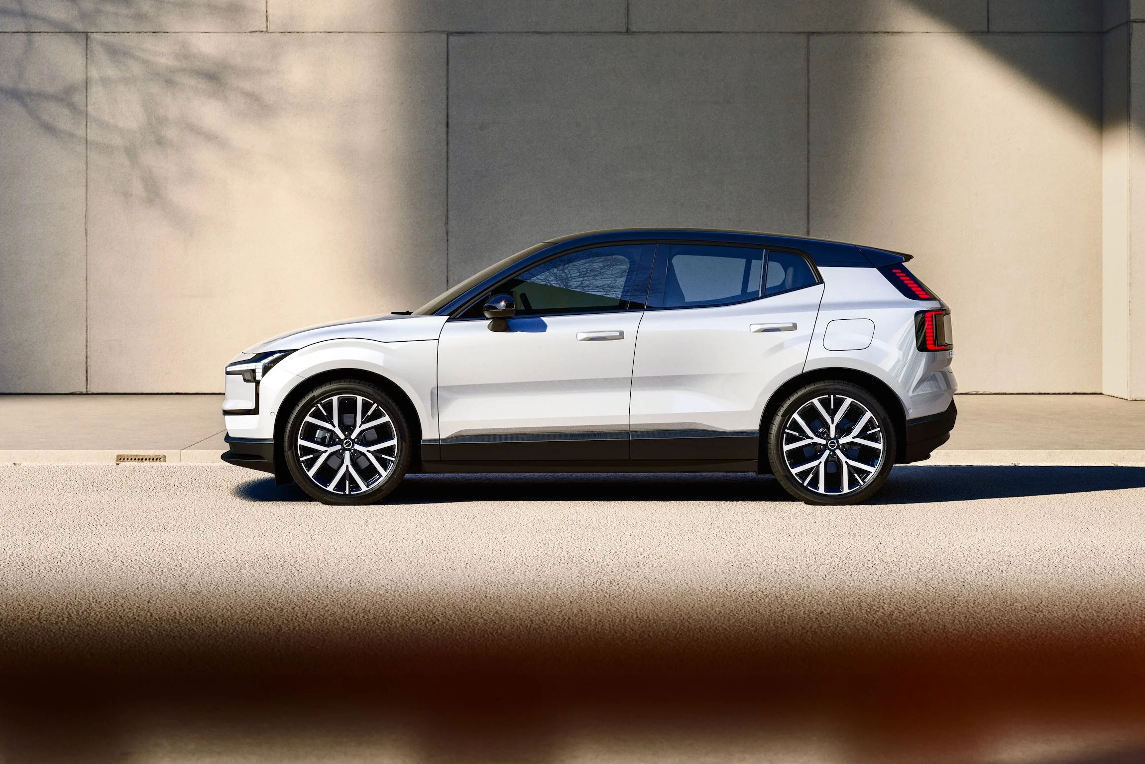 Exterior Profile EX30 MY27